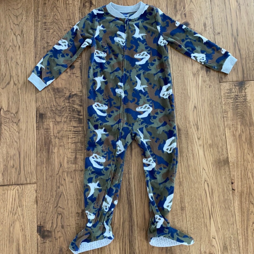 ***SOLD*** Carter’s boys 1-Piece Fleece Footie Pajamas